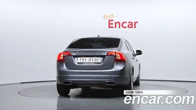 Volvo S60 2016 thumb 4