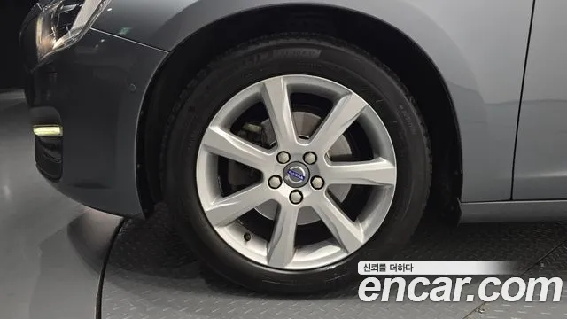 Volvo S60 2016 thumb 5
