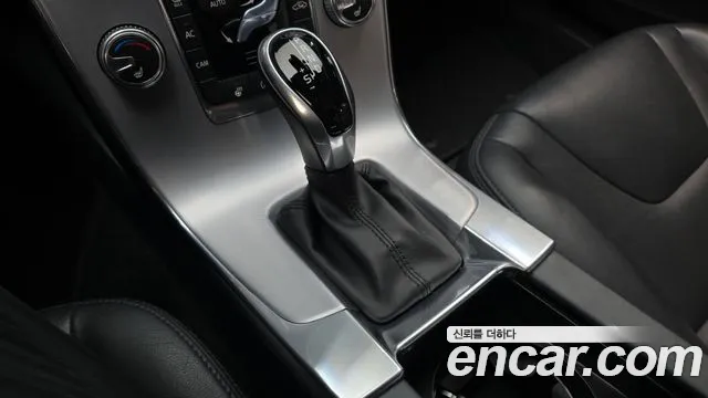 Volvo S60 2016 thumb 9