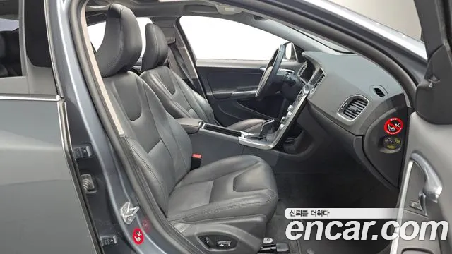 Volvo S60 2016 thumb 12