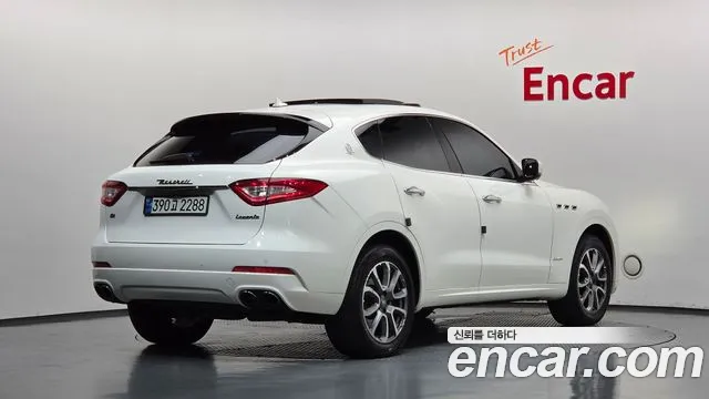 Maserati Levante 2017 thumb 2