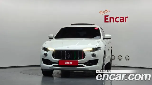 Maserati Levante 2017 thumb 3