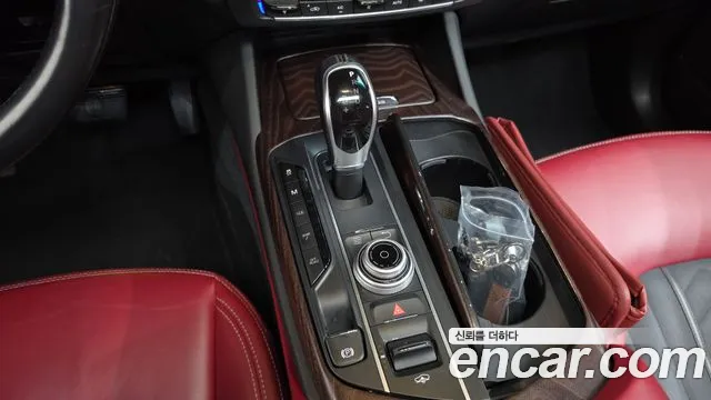 Maserati Levante 2017 thumb 9