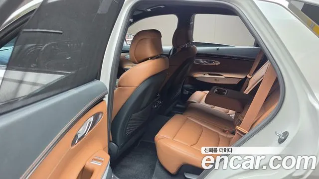 Genesis GV70 2022 thumb 12