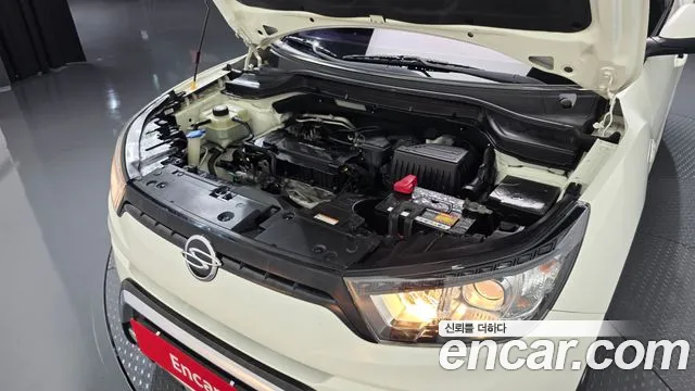 KG_Mobility_Ssangyong TIBOLI 2015 thumb 6
