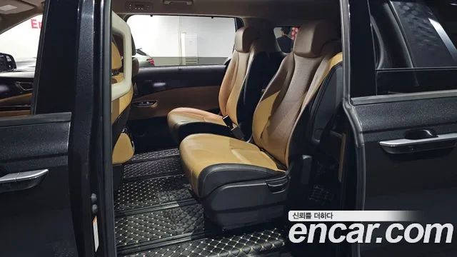 Kia Carnival 2021 thumb 11