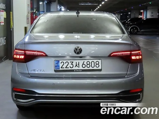 Volkswagen Jetta 2024 thumb 5