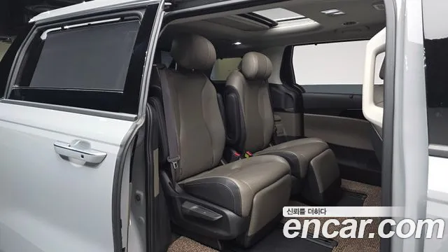 Kia Carnival 2024 thumb 10
