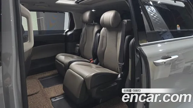 Kia Carnival 2024 thumb 11