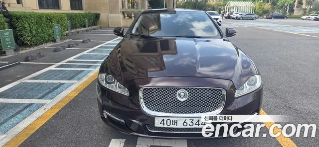 Jaguar XJ 2010 thumb 3