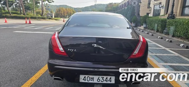 Jaguar XJ 2010 thumb 4