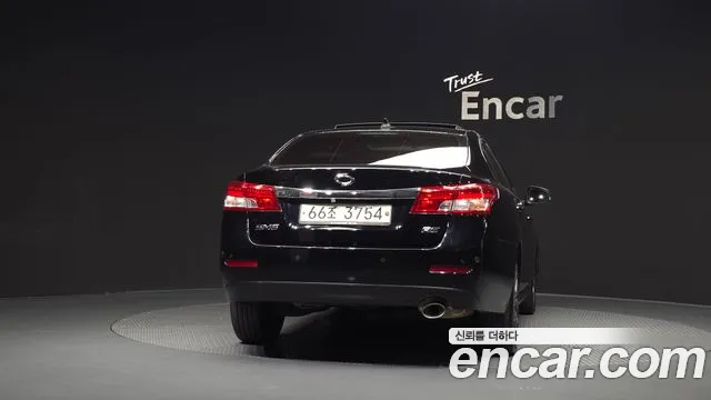 Renault-KoreaSamsung SM5 2013 thumb 4