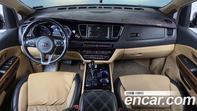 Kia Carnival 2016 thumb 7