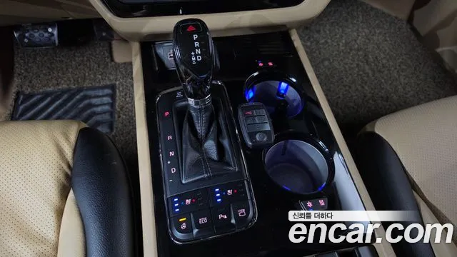 Kia Carnival 2016 thumb 9