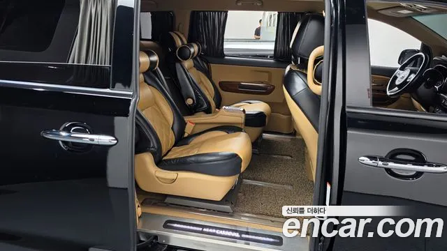 Kia Carnival 2016 thumb 11