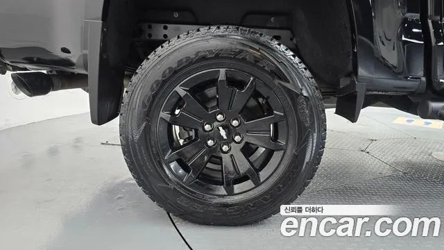 ChevroletGMDaewoo Colorado 2022 thumb 5