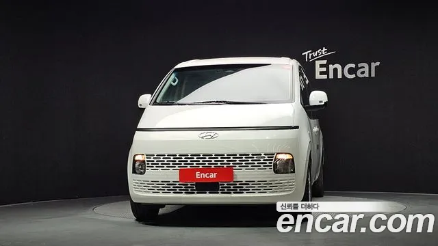 Hyundai Staria 2023 thumb 3