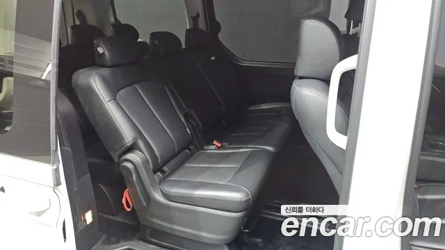 Hyundai Staria 2023 thumb 11