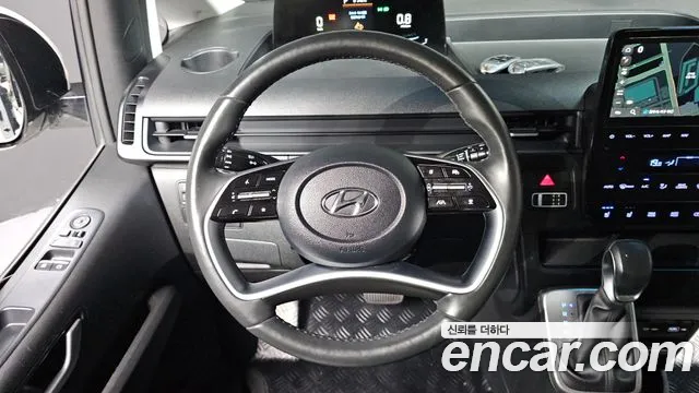 Hyundai Staria 2023 thumb 12