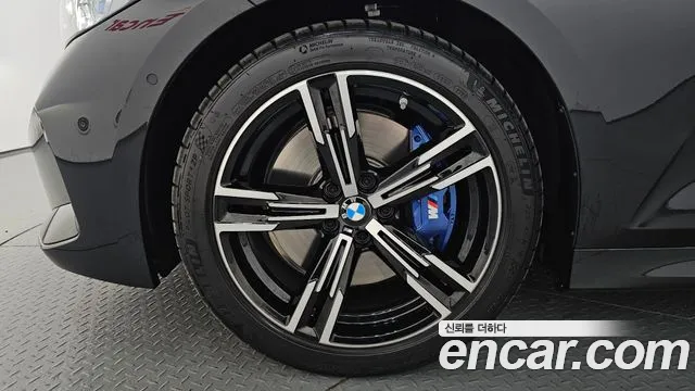 BMW 3-Series 2025 thumb 4