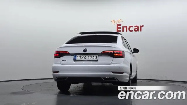 Volkswagen Jetta 2021 thumb 4