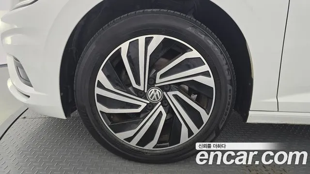 Volkswagen Jetta 2021 thumb 5
