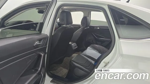 Volkswagen Jetta 2021 thumb 12