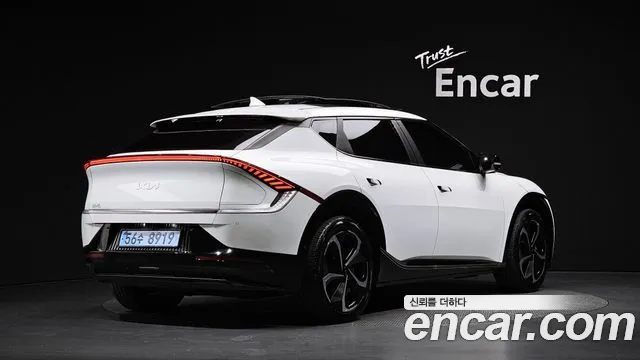 Kia EV6 2021 thumb 2