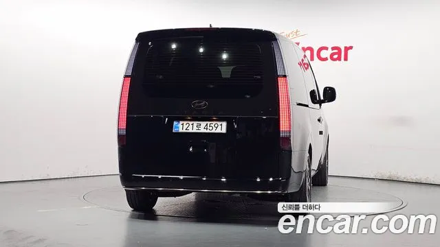 Hyundai Staria 2025 thumb 4