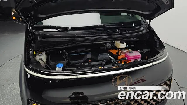 Hyundai Staria 2025 thumb 6
