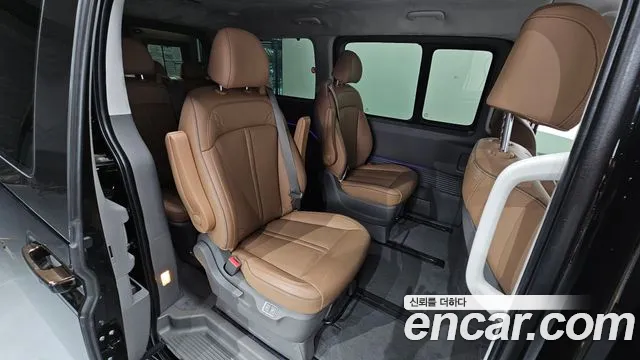 Hyundai Staria 2025 thumb 11