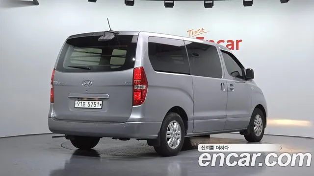 Hyundai Starex 2017 thumb 2