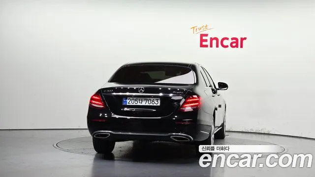Mercedes-Benz E-Класс 2020 thumb 4