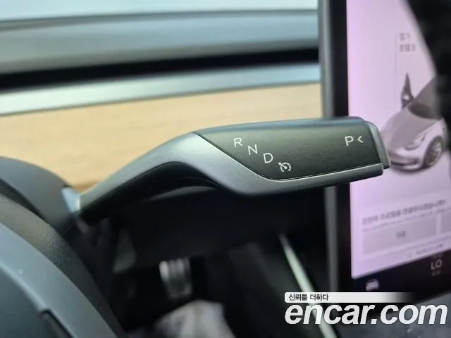 Tesla Model 3 2020 thumb 8