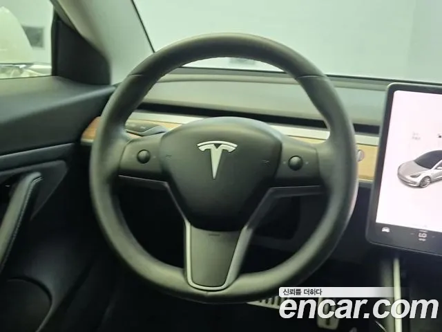 Tesla Model 3 2020 thumb 9