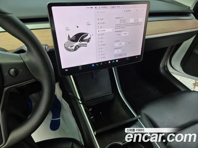 Tesla Model 3 2020 thumb 10
