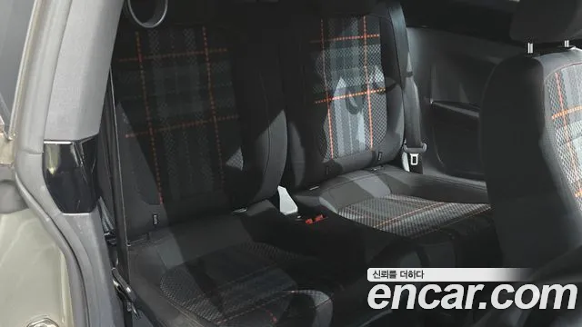 Volkswagen Beatle 2015 thumb 11
