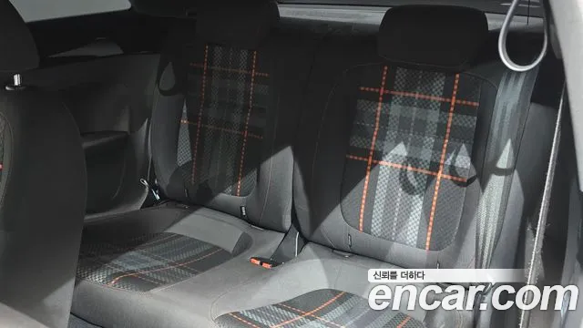 Volkswagen Beatle 2015 thumb 12