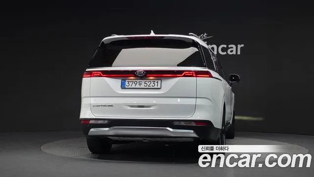 Kia Carnival 2021 thumb 4