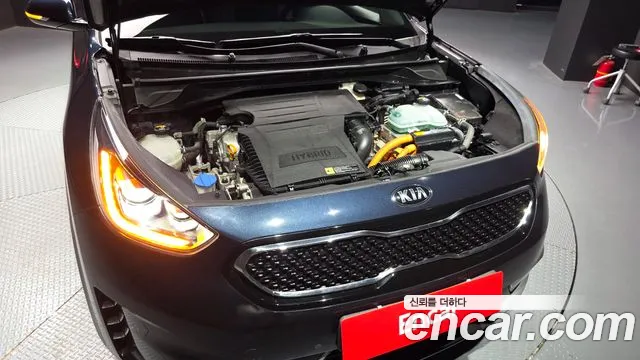 Kia Niro 2017 thumb 6