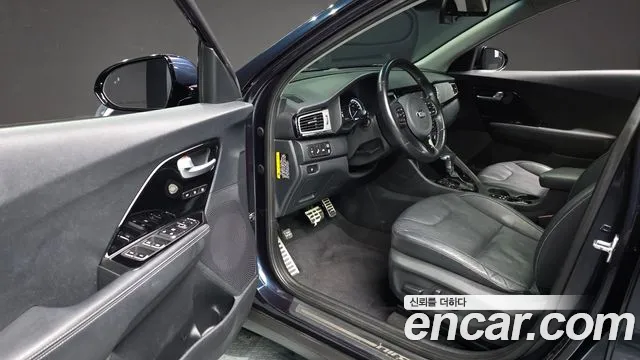 Kia Niro 2017 thumb 10