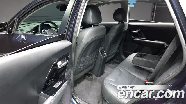 Kia Niro 2017 thumb 11