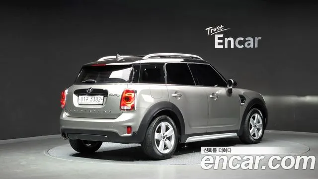 MINI Countryman 2017 thumb 2