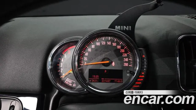 MINI Countryman 2017 thumb 8