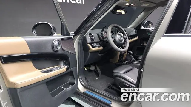 MINI Countryman 2017 thumb 10