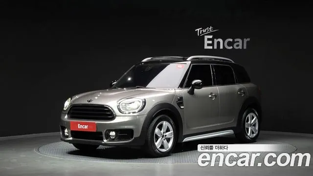 MINI Countryman 2017 thumb 11