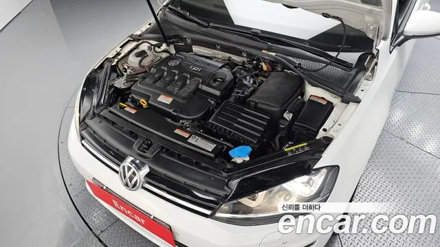 Volkswagen Golf Sportsvan 2015 thumb 6