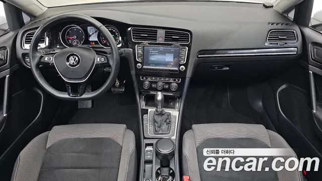 Volkswagen Golf Sportsvan 2015 thumb 7