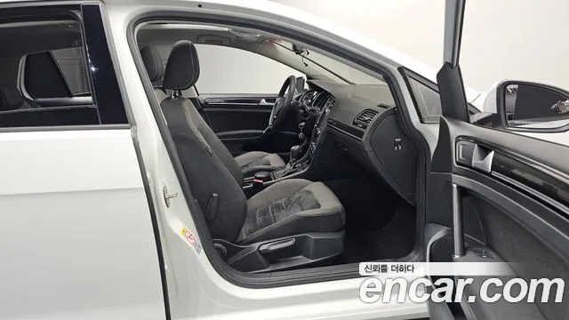 Volkswagen Golf Sportsvan 2015 thumb 11