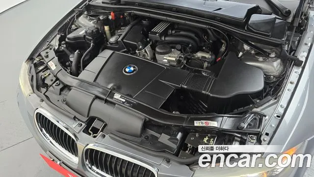 BMW 3-Series 2011 thumb 6